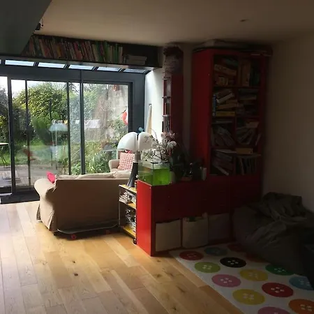 La Maison Sur La Falaise * نانت